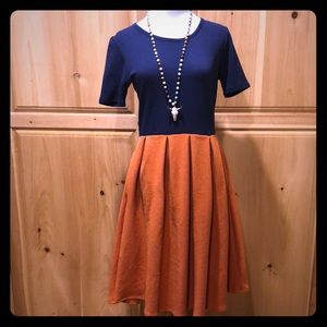 GUC medium Lularoe Amelia
